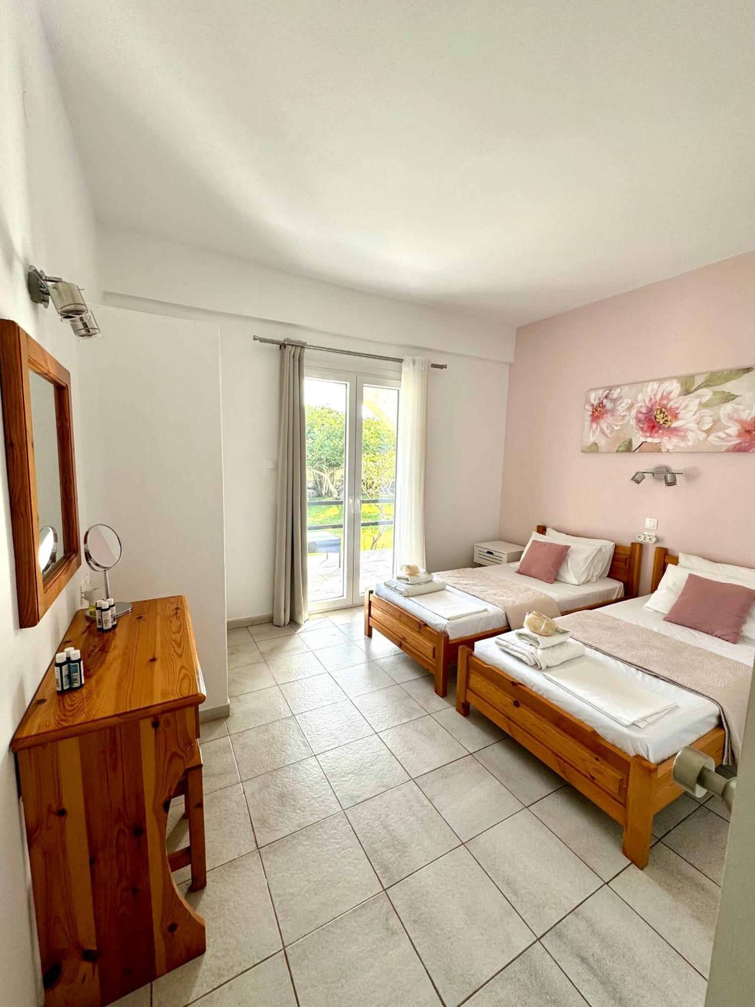 Sungate Villas Almiros Beach ภายนอก รูปภาพ